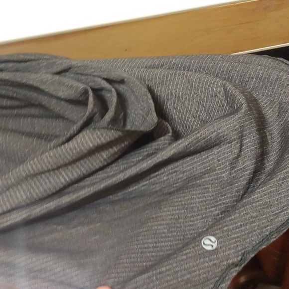 NWOT Lululemon athletica top sz.Small - Picture 9 of 11